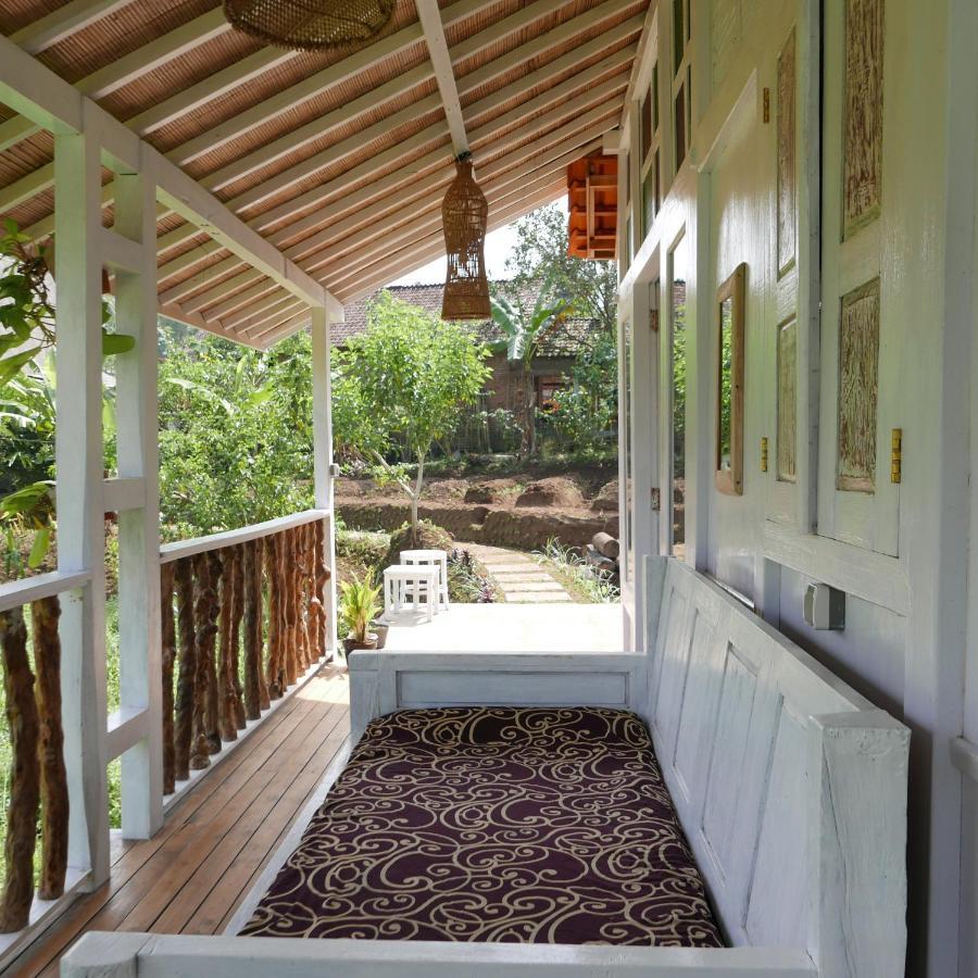 Villa Pondok Isoke à Banyuwangi  Extérieur photo